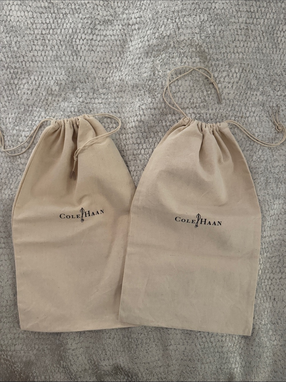 Cole Haan Beige Canvas Drawstring Shoe Bags, Pair - Picture 5 of 5